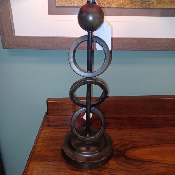 counterbalance rings table lamp