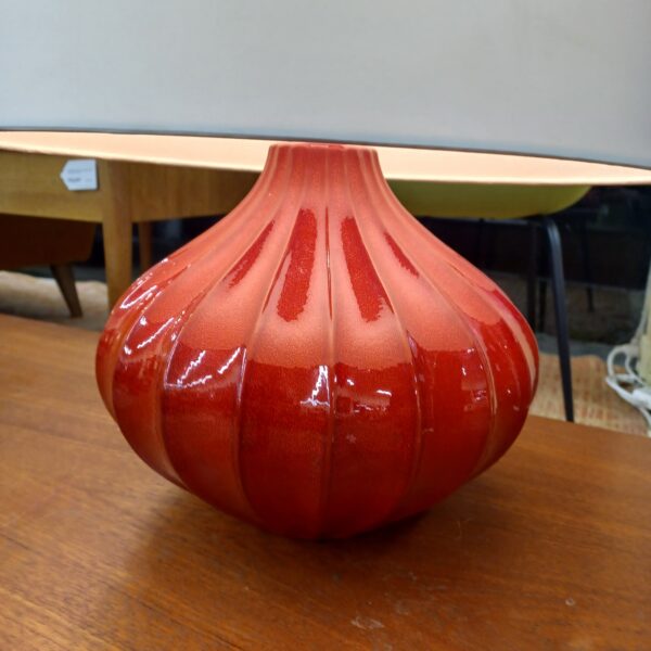 red ceramic gourd table lamp