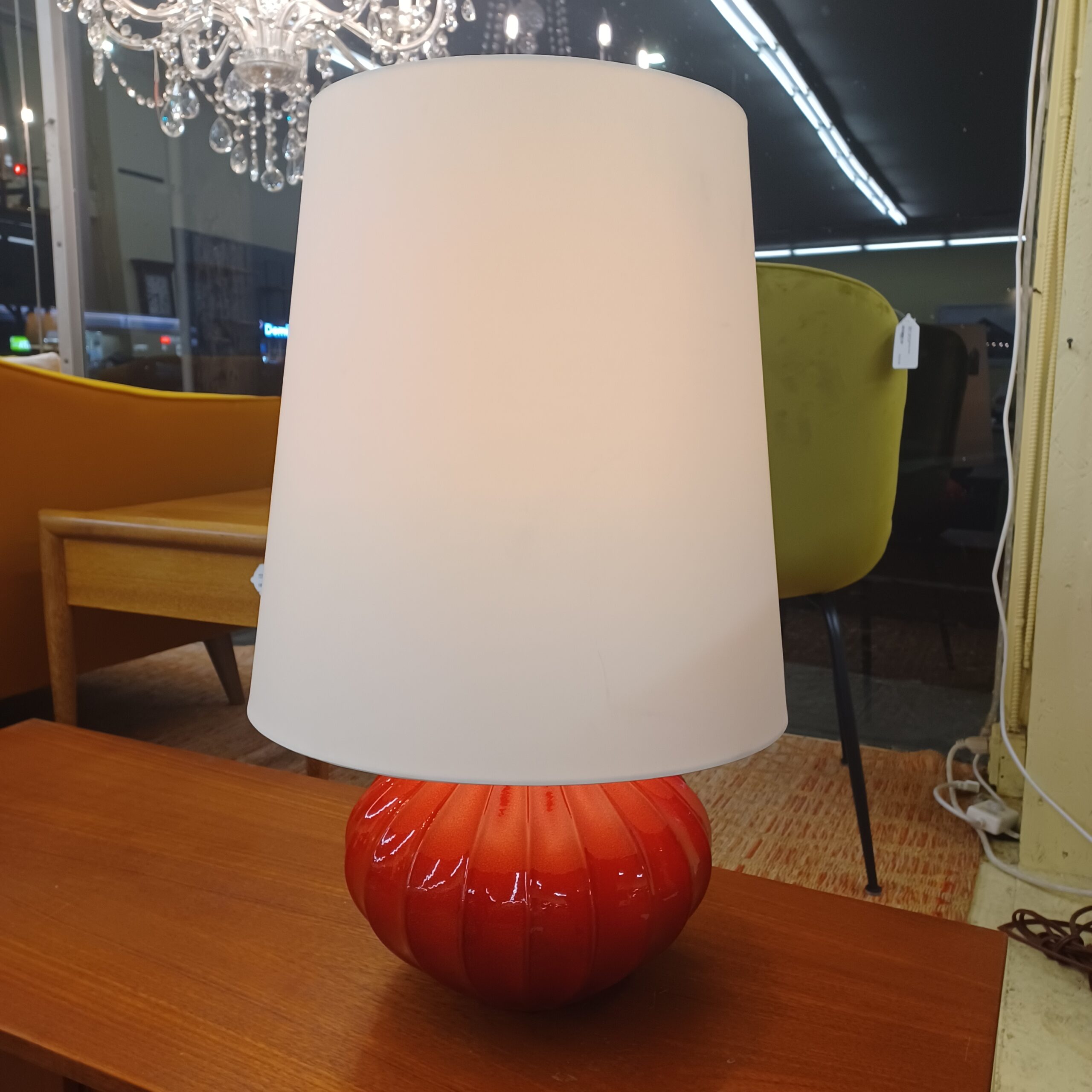 red ceramic gourd table lamp