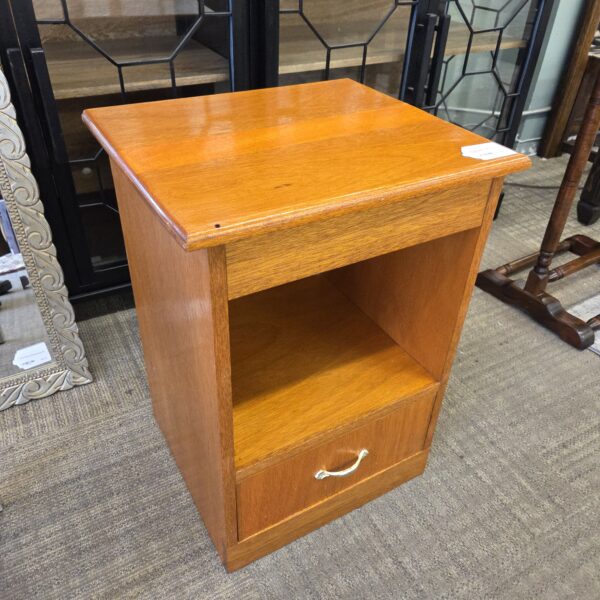 mahogany side table w/low drawer
