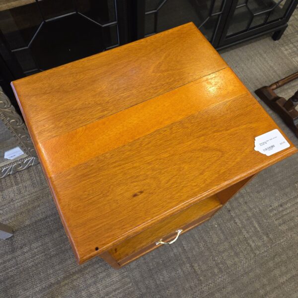 mahogany side table w/low drawer