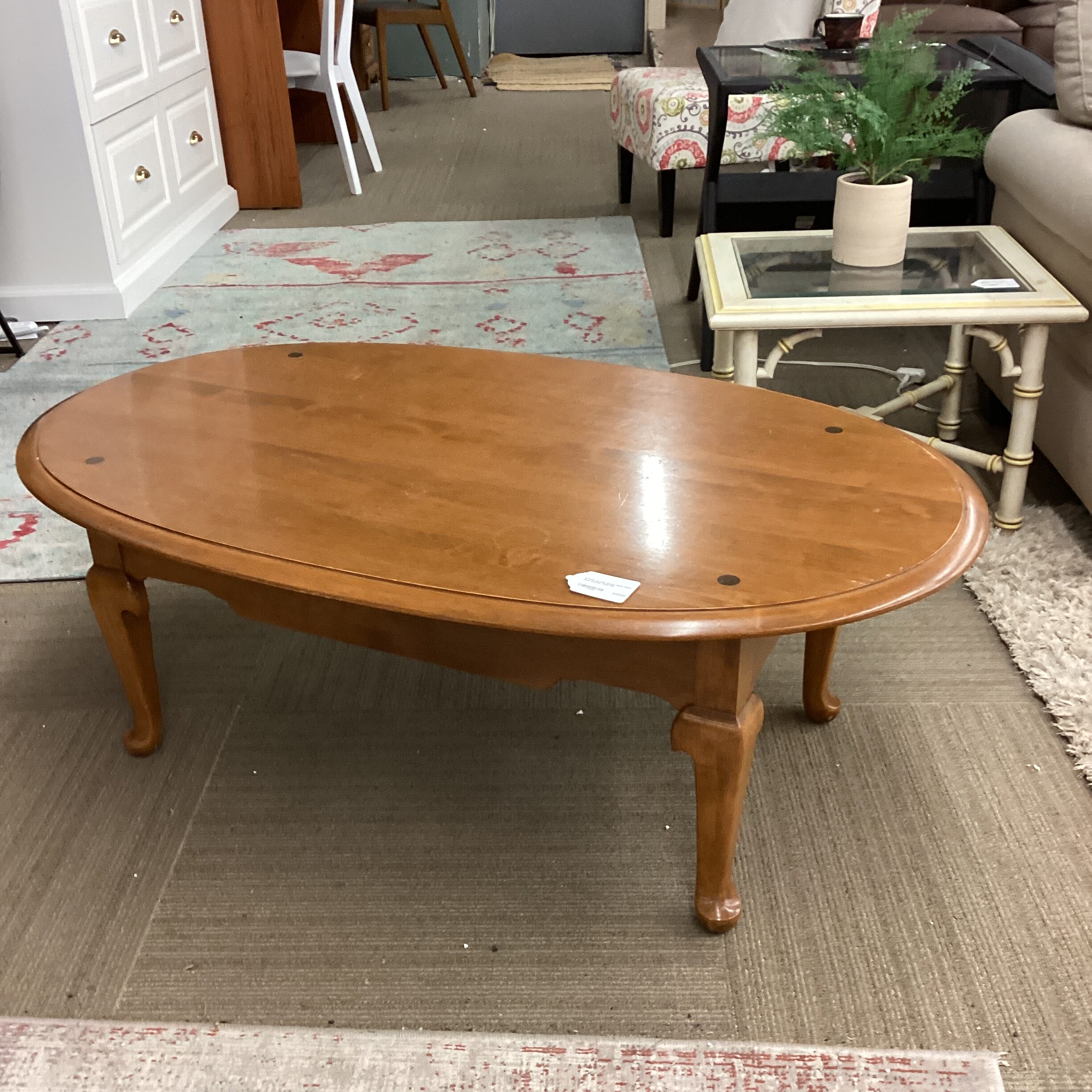 ethan allen queen anne style oval coffee table