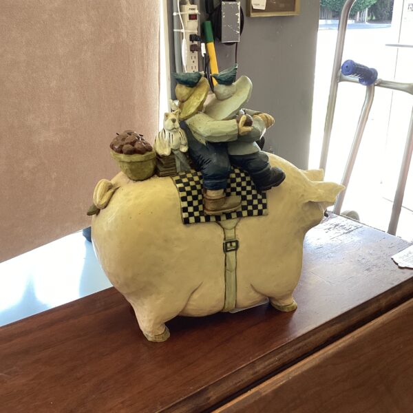 pig ride decor