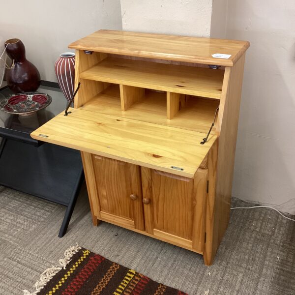 pine secretary