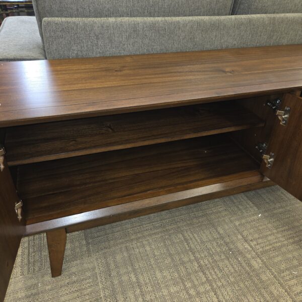 burdell large media stand