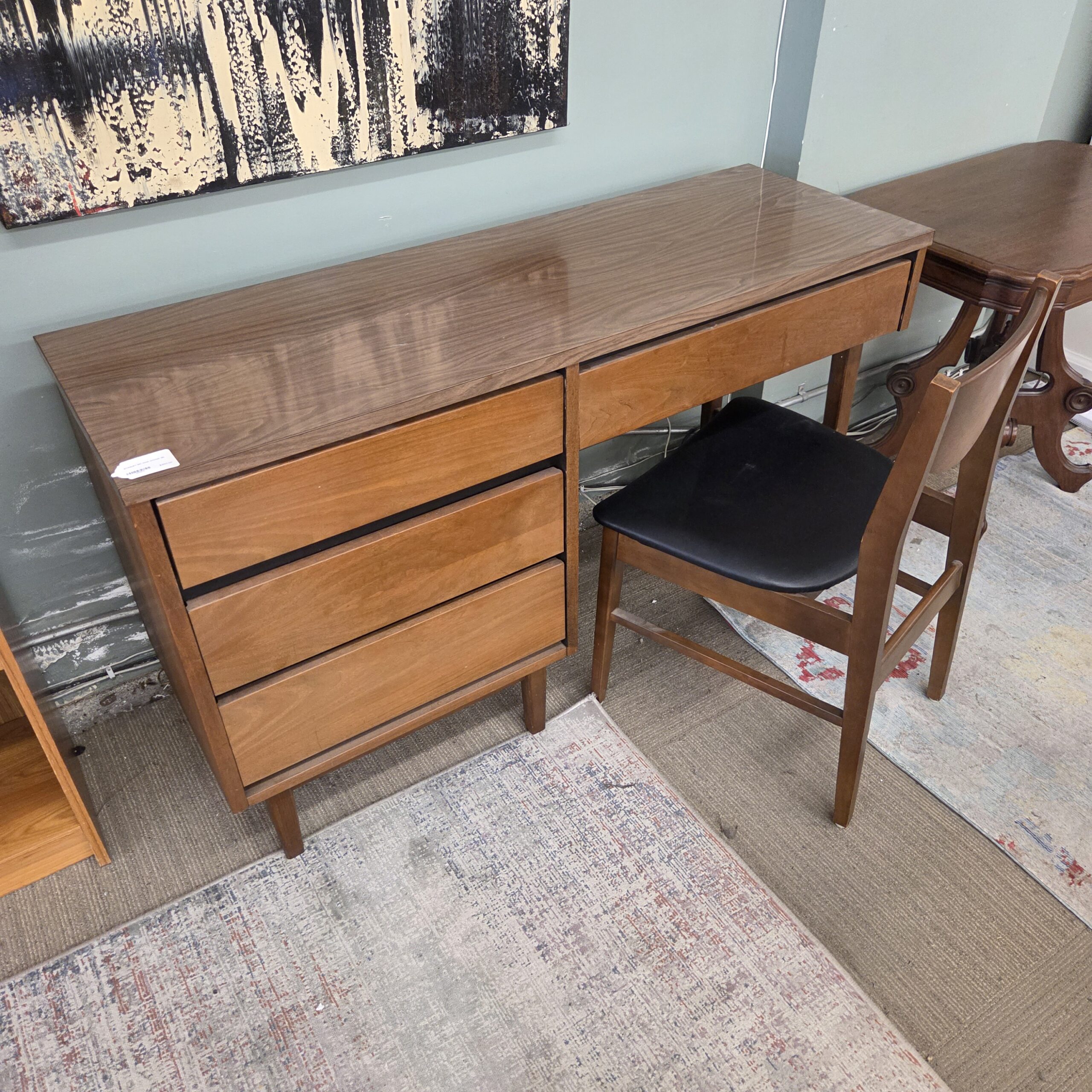 stanley mc desk w/chair