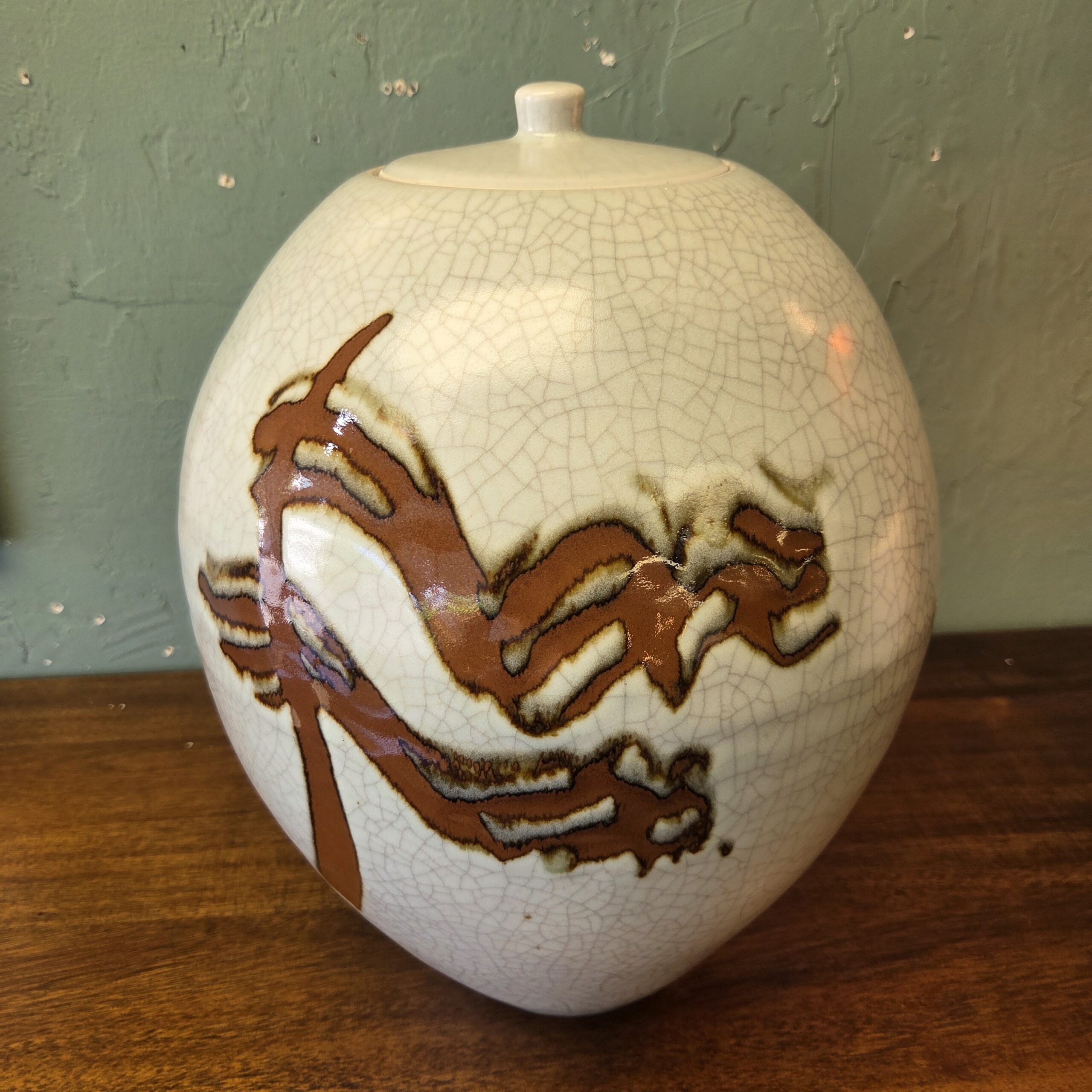 signed large urn pottery w/lid