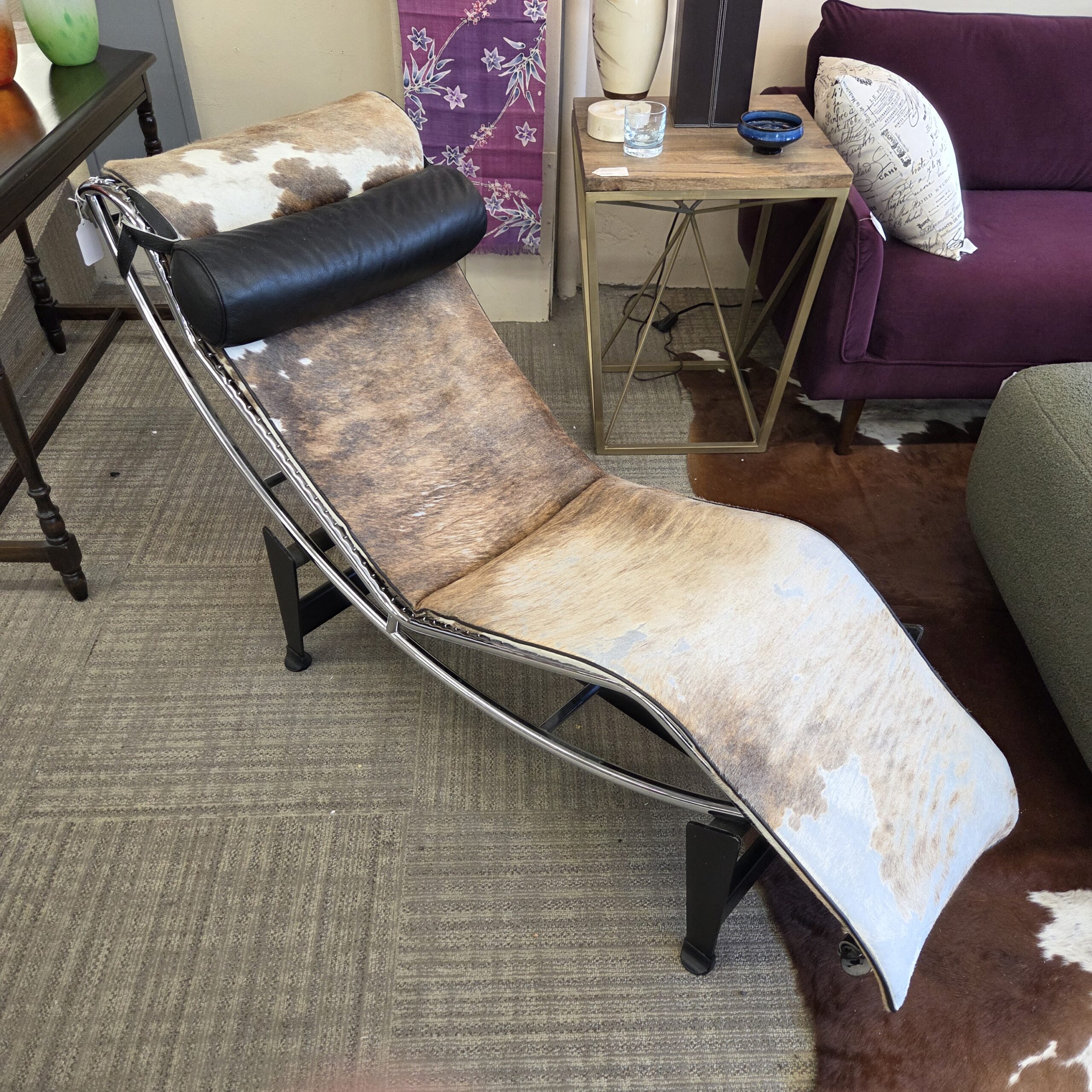 lecorbusier lc4 cowhide chaise