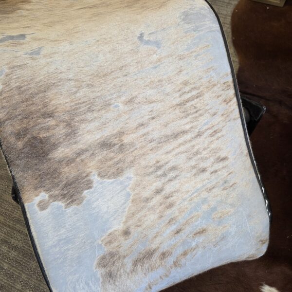 lecorbusier lc4 cowhide chaise