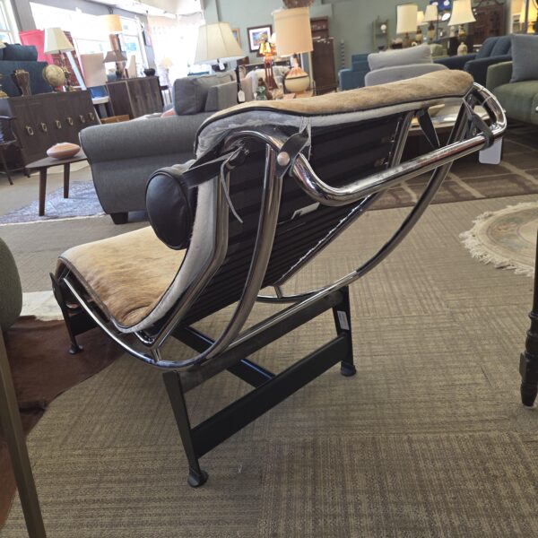 lecorbusier lc4 cowhide chaise