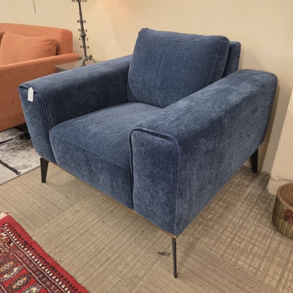 stonewash mod wood trim chair