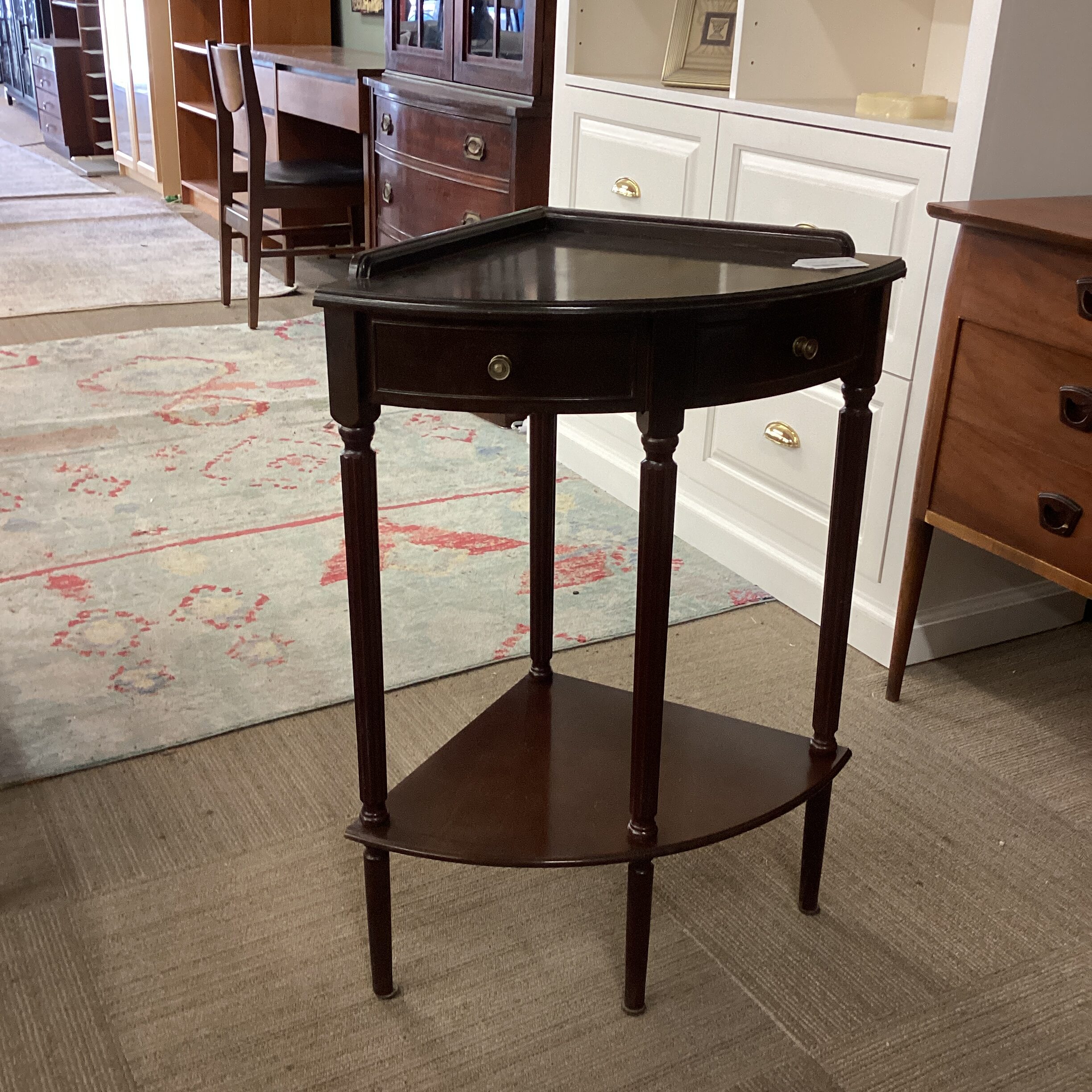 classic corner entry table
