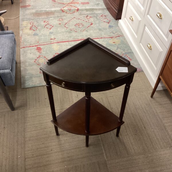 classic corner entry table