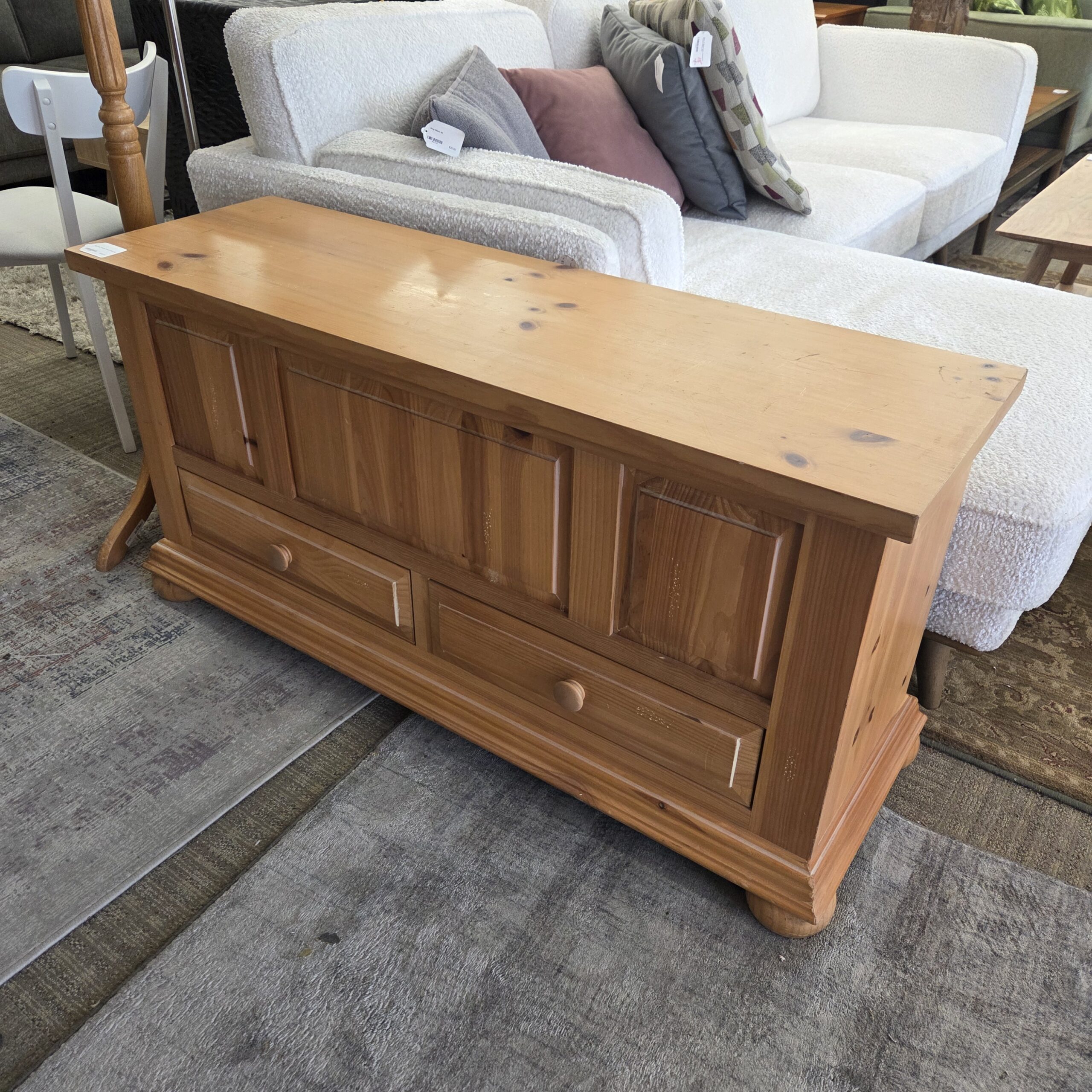 broyhill blonde wood blanket chest