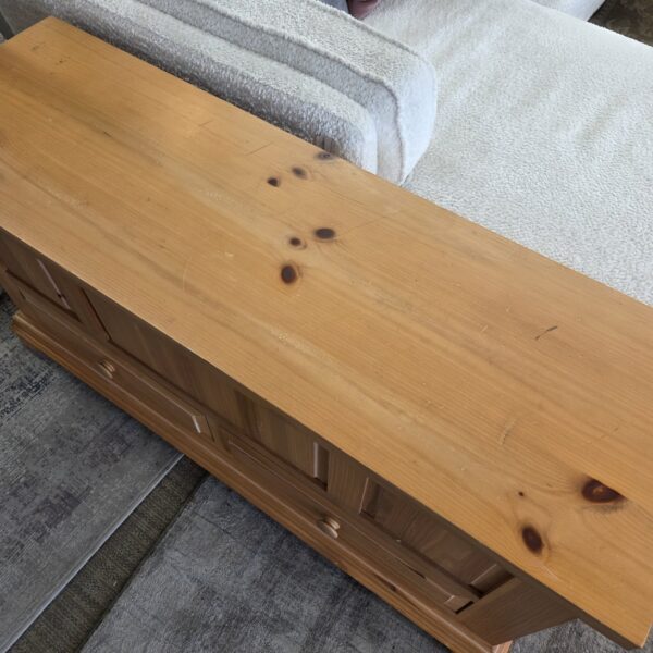 broyhill blonde wood blanket chest