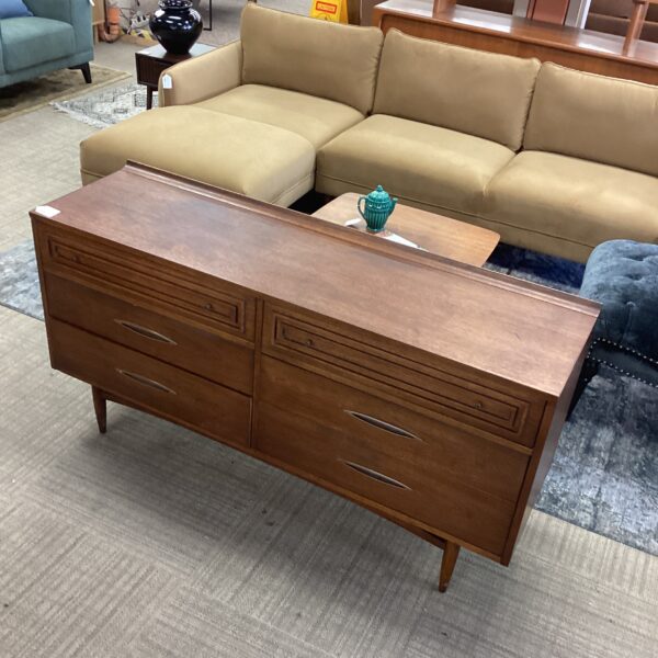 broyhill sculptra mid century lowboy