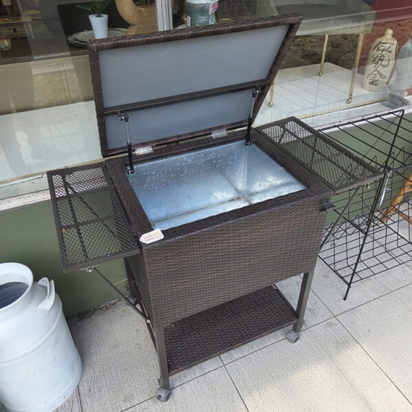 synthetic rattan outdoor cooler w/shelves