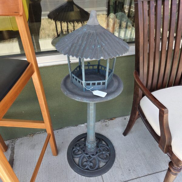 standing gazebo bird feeder
