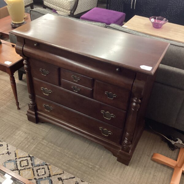 traditional chest w/curved top drawer