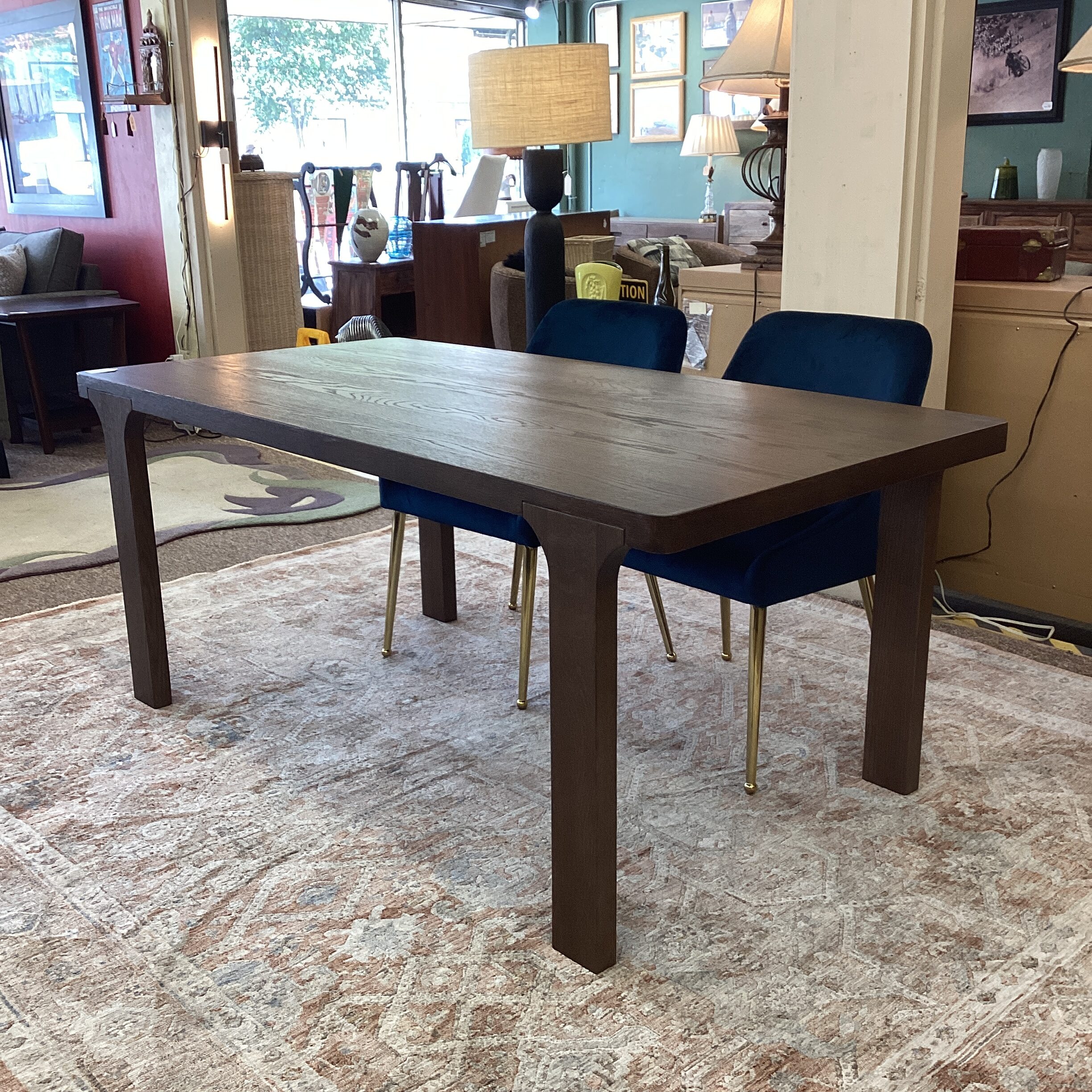 molinos dining table