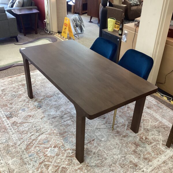 molinos dining table