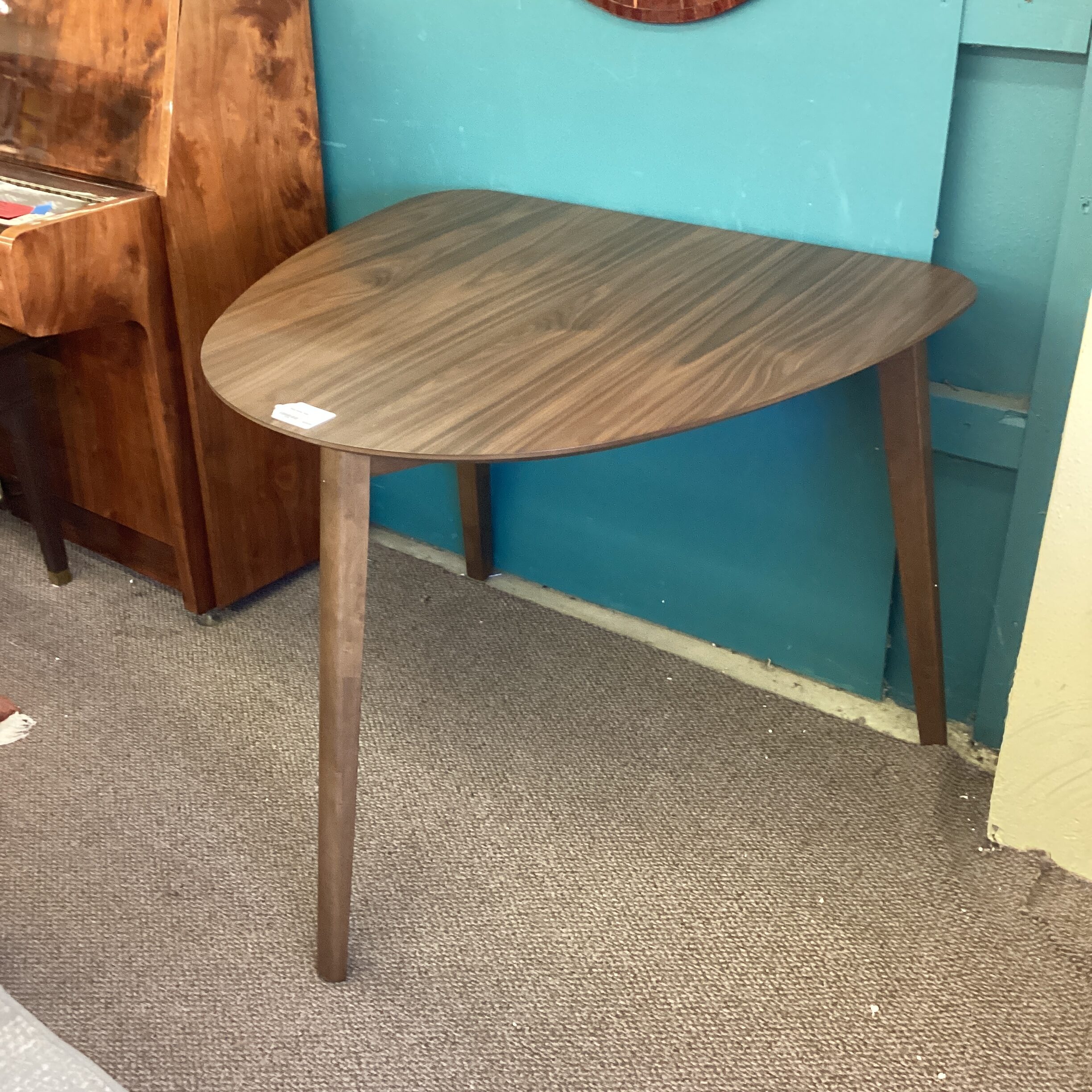 hoya corner table