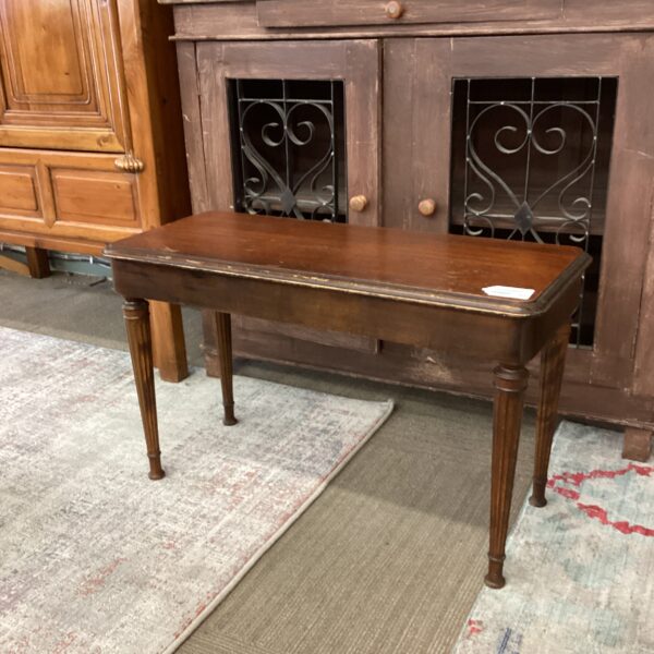 fluted leg piano bench