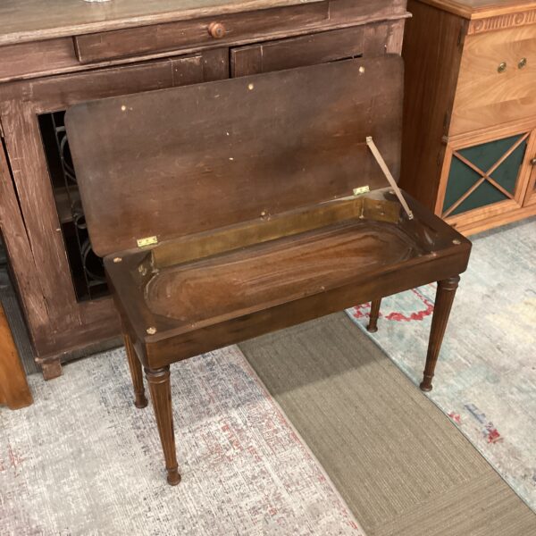 fluted leg piano bench