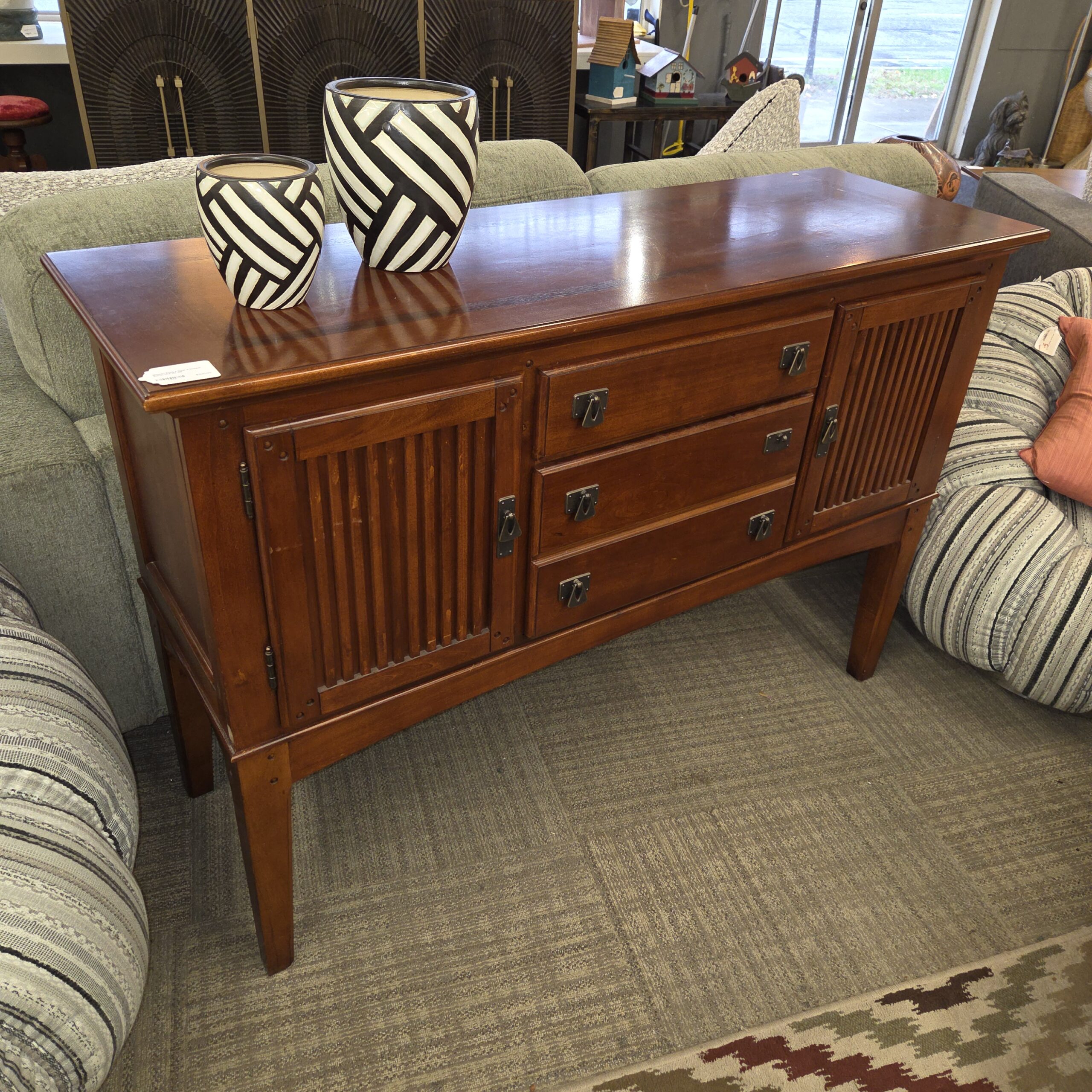 mission style 2door 2drawer buffet (as is)